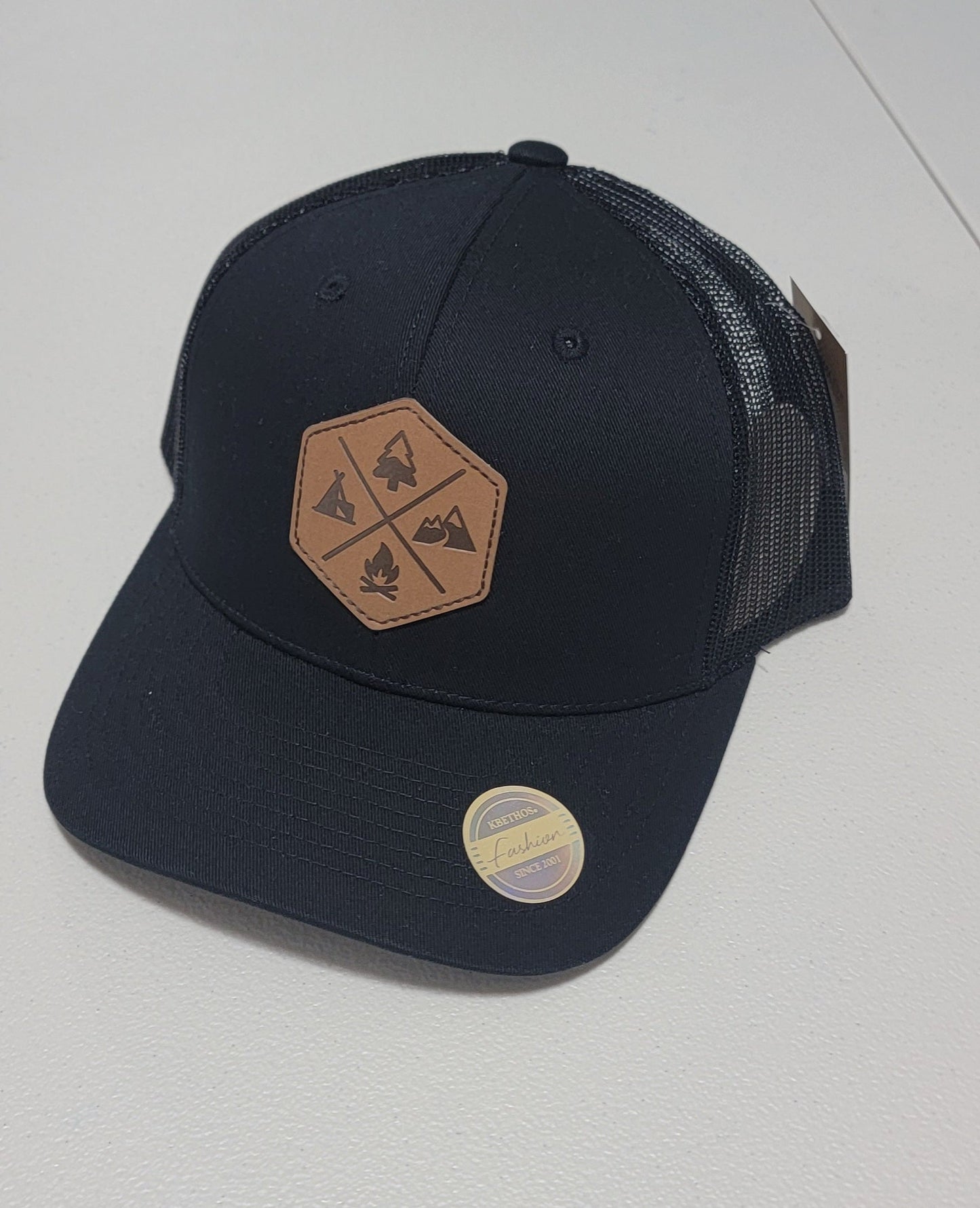 Gorra Trucker Negra con Parche de Cuero – KBETHOS Fashion