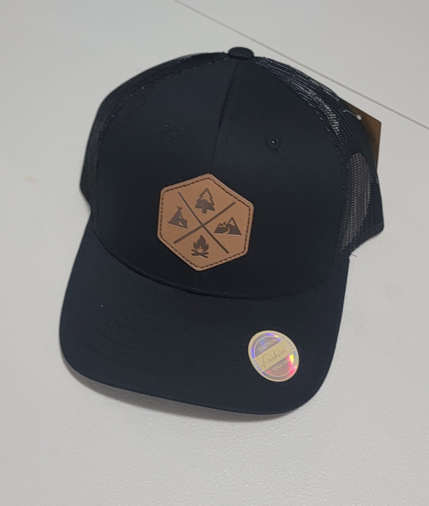 Gorra Trucker Negra con Parche de Cuero – KBETHOS Fashion