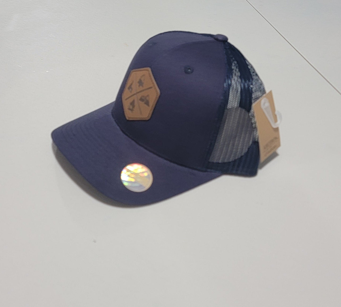 Gorra Trucker Morada con Parche Outdoor KBETHOS